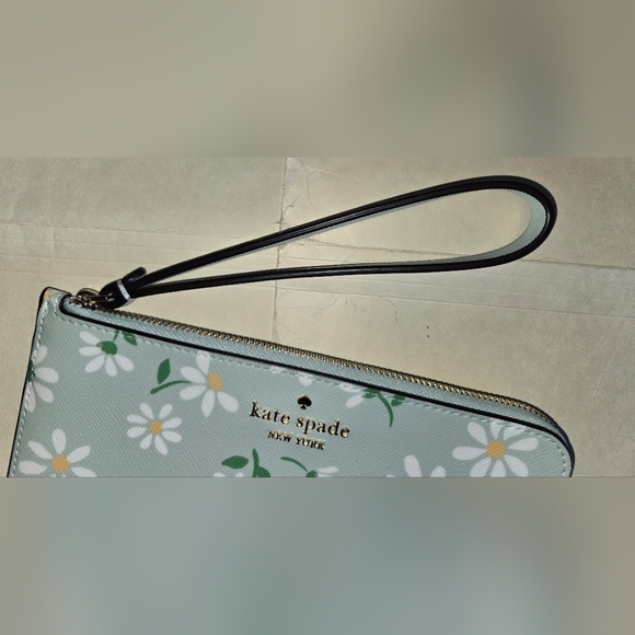 Kate Spade Lucy Day Tripper Daisy Medium L-Zip Wristlet NWT - Picture 4 of 9